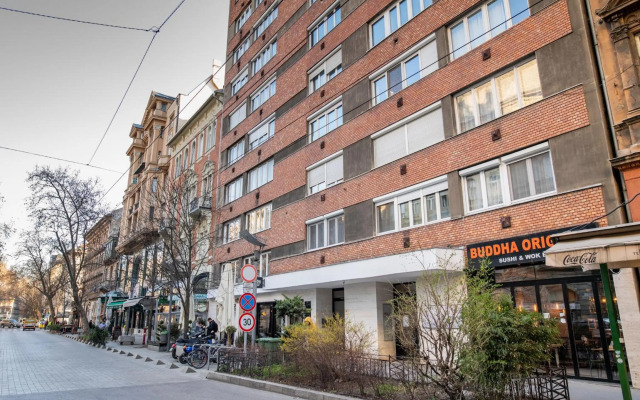 N28 Studio Apartment In Andrassy Boulevard.