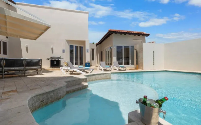 Designer Lux Villapoolbbq3 Min- Tres Trapi Bch