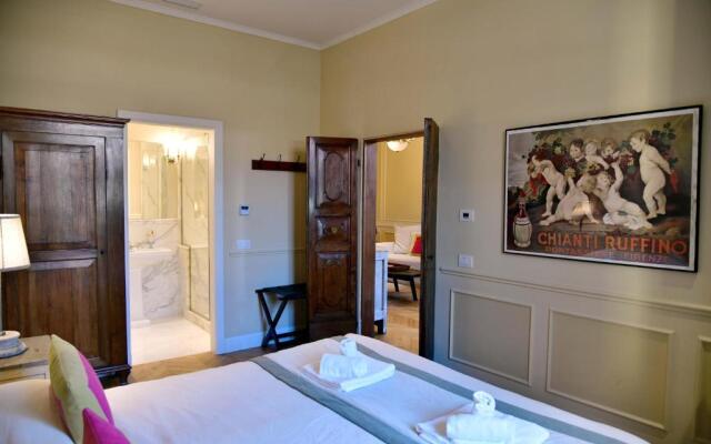 La Croce D'oro Santa Croce Suite Apartments