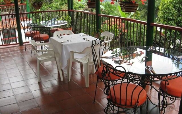 Ecosuits Verdes - Adults Only