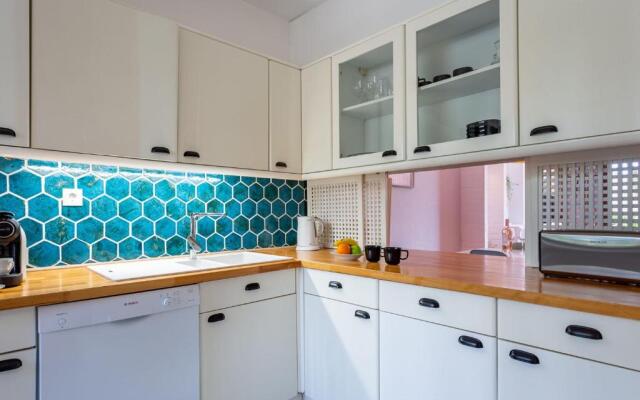 Gorgeous 2BDR Apartment W/Patio & Pool by LovelyStay