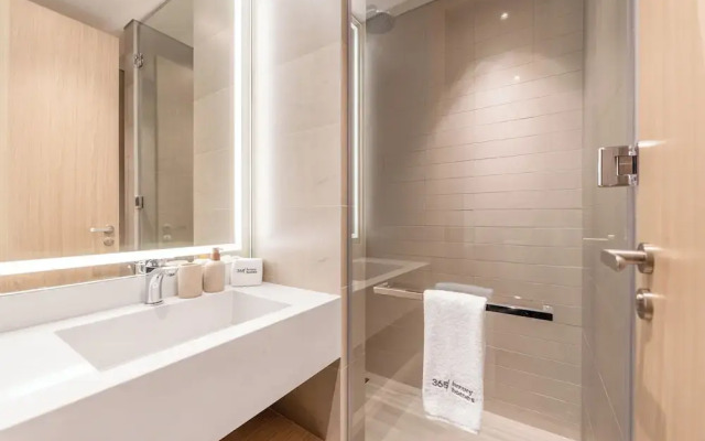 JVC Gem 2BR w maidsroom - Oakley Square