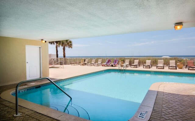 Large Balcony! Gulf Front Master Suite! Many Amenities On-site!