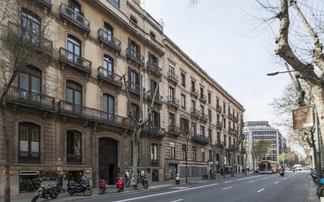 Uma Suites Pau Claris Barcelona