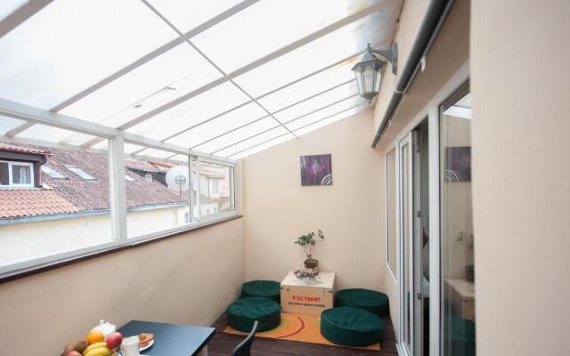 V 12 -Terrace + 3 rooms apartment Vilnius Old Town