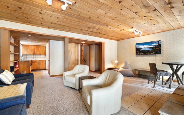 Tahoe Forest Chalet 3BR House w/ Mountain Views