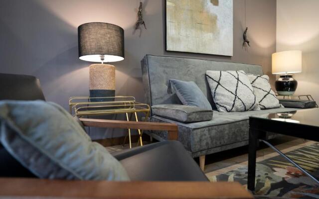 De La Guardia Suite 2