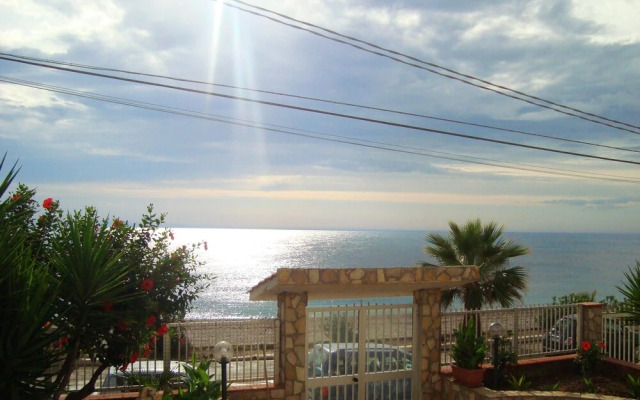 Apartment Lungomare Cristoforo Colombo - 3