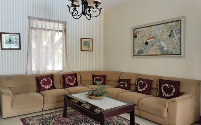 The Garden Family Guest House powered by Cocotel.