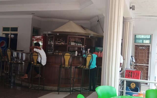 Holmand Hotel