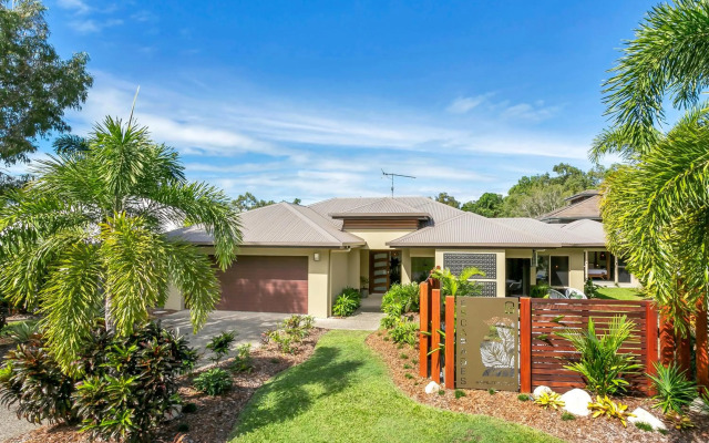 Escapades @ Palm Cove