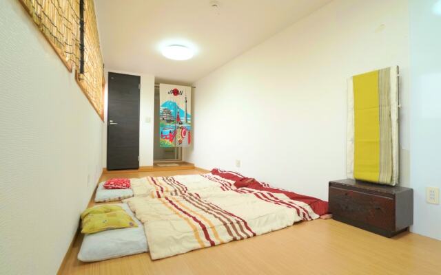 Bonds House