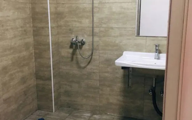 Yinhu Business Apartment