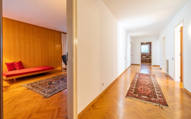 HomeHolidaysRentals Fragance Apartment