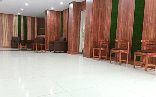 Fabhotel Green I