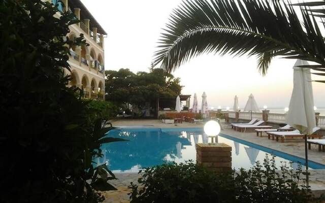 Apart-Hotel Llazari