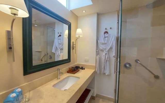 Hotel Cerca al Mar HC-F Con Desayuno