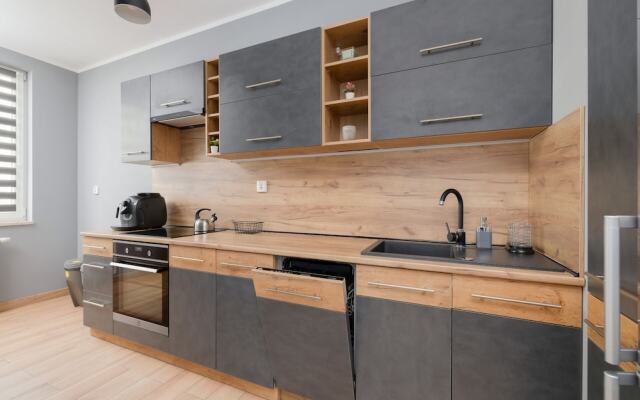 Osiedle Avia Apartment by Renters