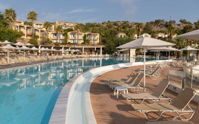 Louis Apostolata Resort and Spa