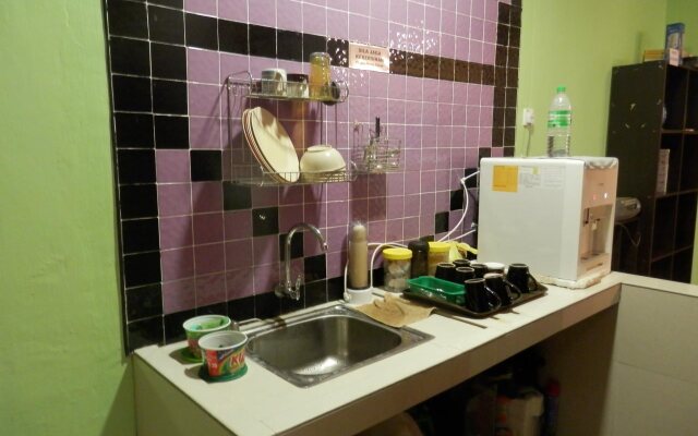 Travellers Planet Hotel & Guest House
