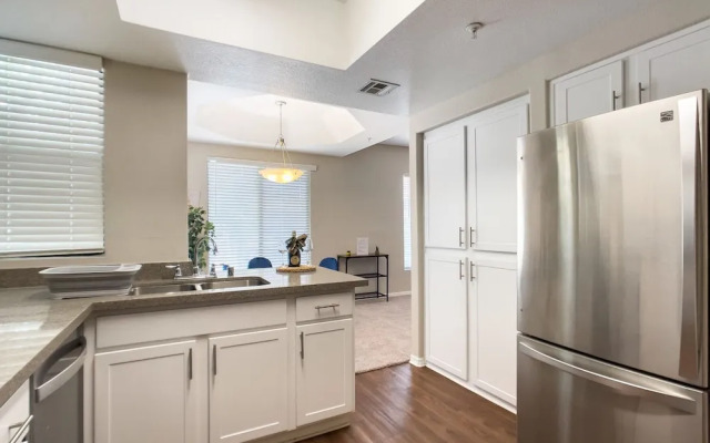 CozySuites at Kierland Commons