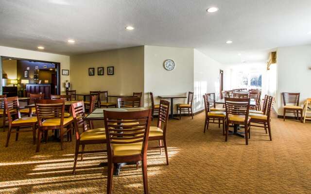 Sleep Inn & Suites Pleasant Hill - Des Moines