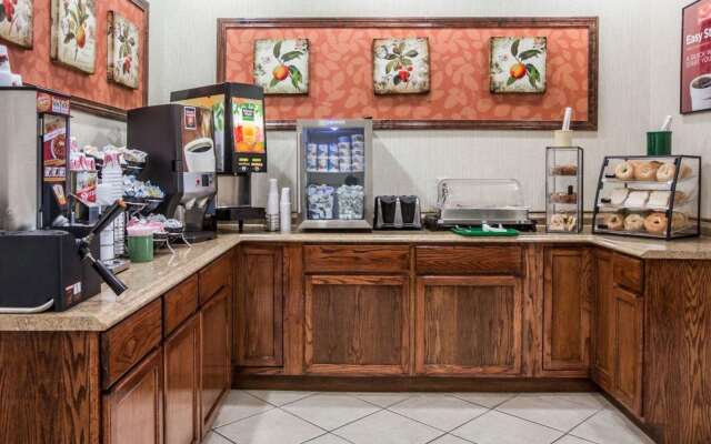 Econo Lodge Lake Region