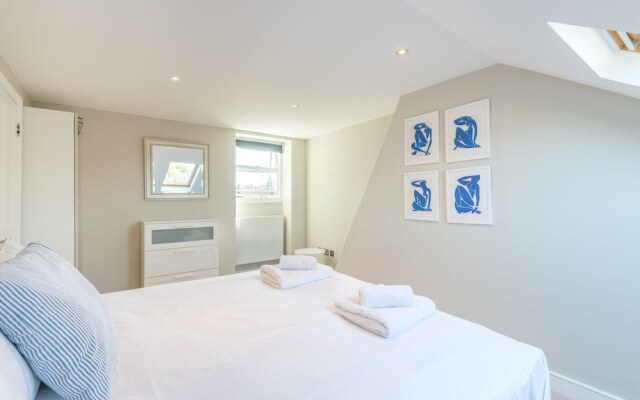 Lavish Nordic Styled Fulham Home by the Thames