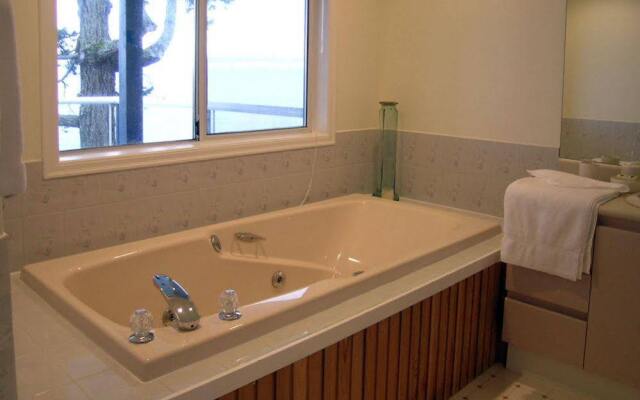Otter Point House by BC Island Vacation Homes
