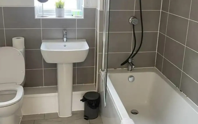 1br-sleeps3-parking-nearcitycentre-shoppingcentre