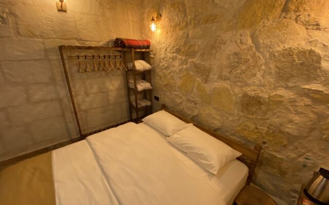 Ceran Stone House