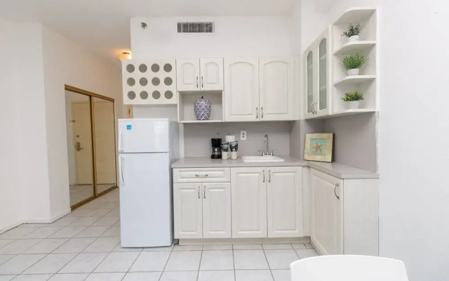 306 Studio Hollywood Beach