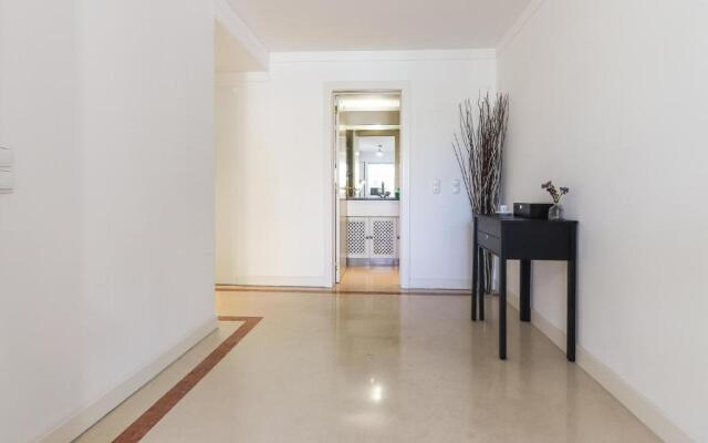 Lisbon Flower 360º - Your Lovely Flat with Pool and Parking