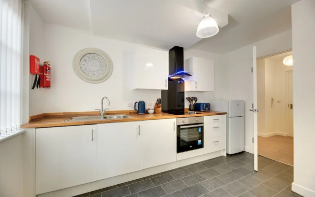 Charltons Bonds Apartments 1B - By Week2Week