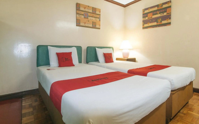 Broadway Court Apartelle