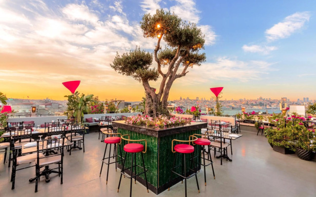 Seres Hotel Old City