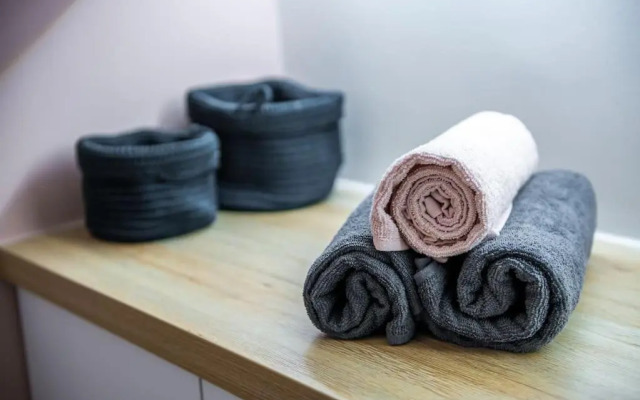 Sunny home with cute dragon in the center+parking