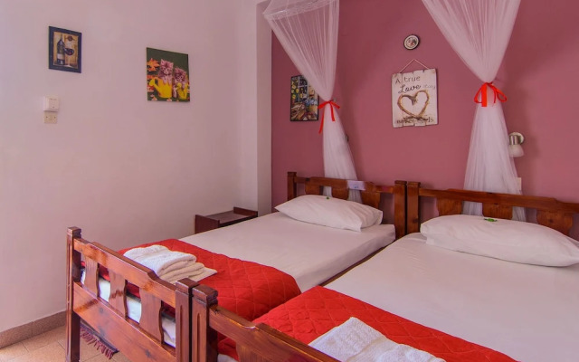 Savas Rooms