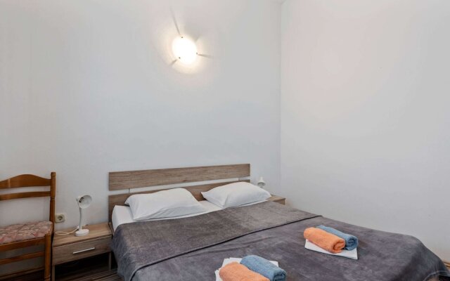 Modern Apartment in Vir With Balcony