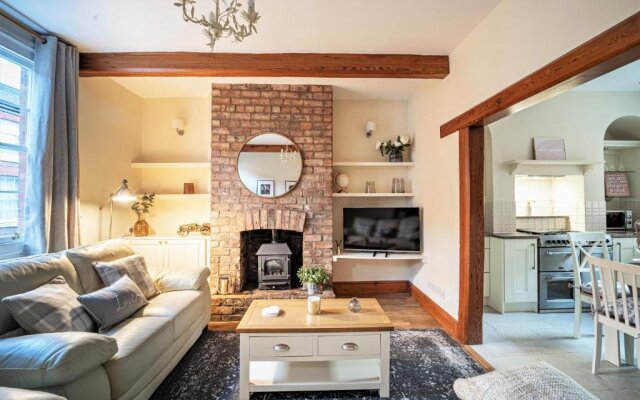 The Cottage in Chester, Sleeps 6 with FREE Parking