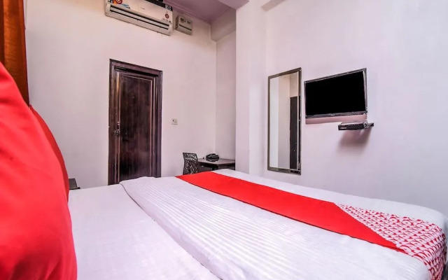OYO 22321 Nitin Palace Guest House