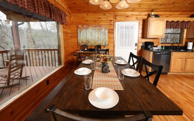 Just Hanging Out - Three Bedroom Cabin