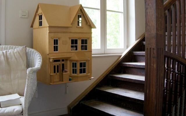 Embassy Row BnB