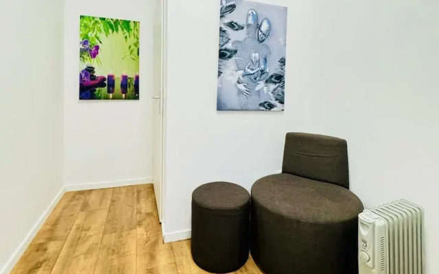9BR Apt for 18P Walk to Augarten