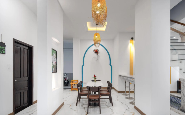 Phuong Dong Hotel & Apartment