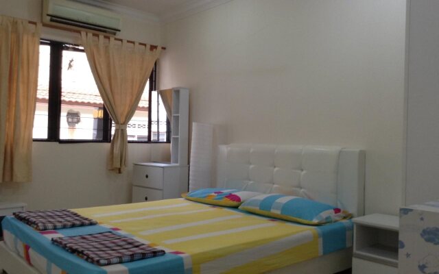 A&F Damansara Homestay