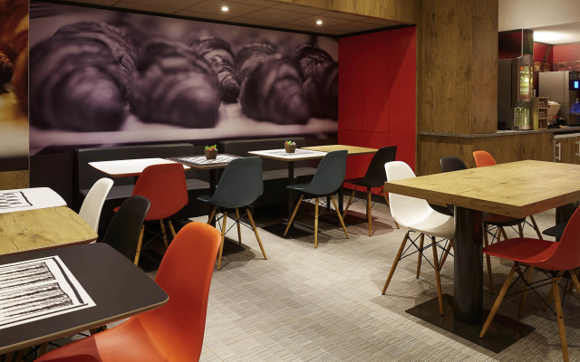 Ibis Paris Canal Saint Martin