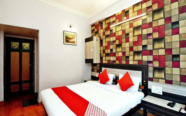 Hotel Majestic Deluxe Lodging by OYO Rooms