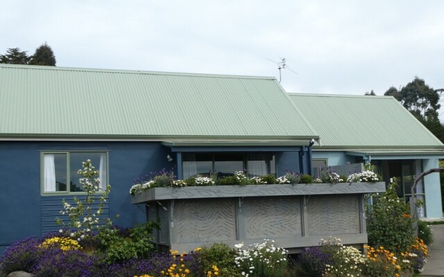 Portobello Motel Studios and Cottages
