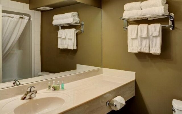 Lakeview Inns & Suites - Edson Airport